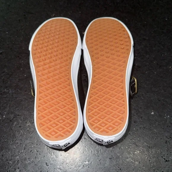 NEW VANS BLACK CANVAS MARY JANE BUCKLE WHITE RUBBER SOLE SNEAKERS SZ 8 BRAND NEW - Picture 14 of 15